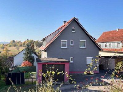 MODERNISIERTES EINFAMILIENHAUS MIT GARAGE