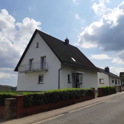 Preiswertes 6-Raum-Einfamilienhaus in Schallodenbach