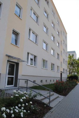 Schöne 2-Raum Wohnung in der Burgbreite / 5. Etage links