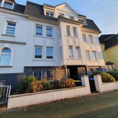 Helle Maisonette Altbauwohnung in zentraler Lage