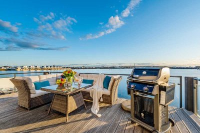 Mehr Meerblick geht nicht!  |  Exklusive Ferienwohnung direkt am Wasser mit Sauna und großem Balkon