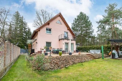 Modernes Einfamilienhaus mit 3,5 Etagen und grünem Garten – Ihr neues Zuhause in Kleinmachnow!