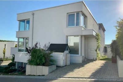 Erstklassiges 6-Zimmer-Einfamilienhaus in Bestlage bei Ulmer Uni (2km)