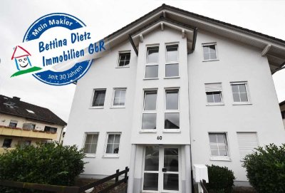 DIETZ: Feine 2-Zimmer-Dachgeschoswohnung mit großem SÜD-WEST Balkon und Einbauküche!