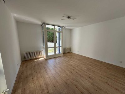 Helle 1-Raum Wohnung mit EBK und Balkon 008