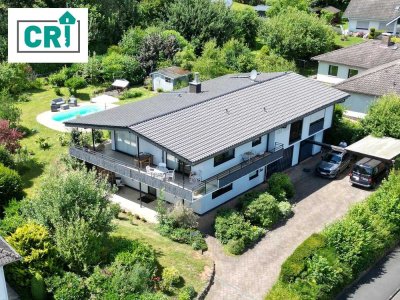 Luxuriöse Architektenvilla mit traumhaften Grundstück