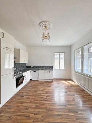 Großzügige 130 m² Altbauwohnung in stilvoller Jugendstilvilla mit Loggia