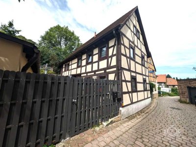 DENKMALGESCHÜTZTES FACHWERKHAUS IM HERZEN DER PORTZELLANSTADT