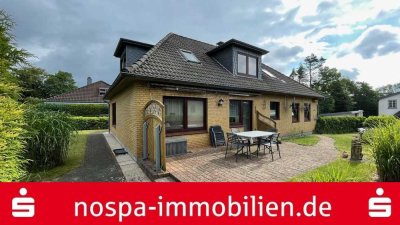 Ebenerdiges Wohnen ist möglich! Voll unterkellertes Einfamilienhaus mit Einliegerwohnung und Garage!