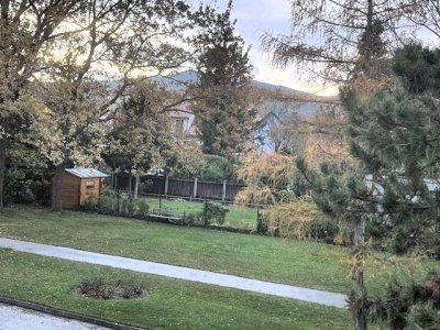 Exquisite Wohnung mit großem Balkon und Grünblick