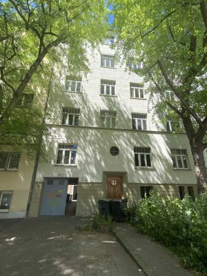 SINGLEWOHNUNG ++ Wunderschöne 1 Zimmer Altbauwohnung im Wiesbadener Westend ++