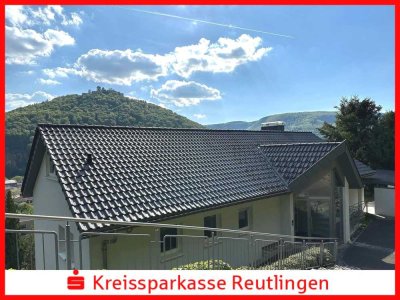 Exklusives Einfamilienhaus in Hanglage mit Blick auf den Hohen Urach