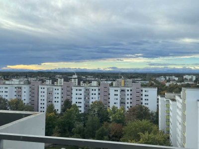 Exklusive, gepflegte 2-Raum-Terrassenwohnung mit Balkon und Einbauküche in Germering