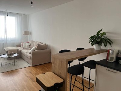 Zentrale 3 Zimmer Wohnung mit Loggia - Nachmieter gesucht