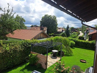 Große Wohnung mit Südbalkon, Doppelgarage in Dietramszell