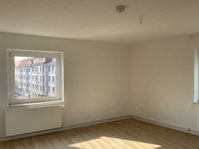 Große helle 3 Zimmerwohnung mit Balkon zum 01.03.2025!