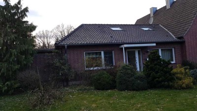 GARTENLIEBHABER AUFGEPASST ! Schöner  2- Zimmer-Bungalow  mit Terrasse und  großem Gartenanteil