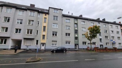 ** Frisch renovierte 2-Zimmer-Dachgeschosswohnung in Bochum, ab sofort!**