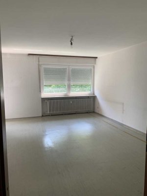 Helle und Großzügige 4-Zimmer-Wohnung mit 2 Balkonen in Pfingstweide