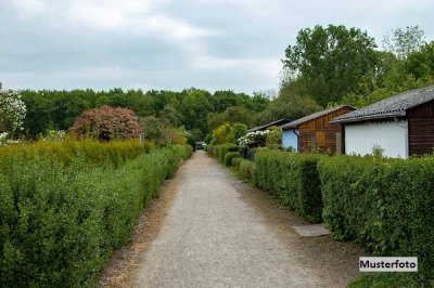 Gartenhaus mit überdachter Terrasse