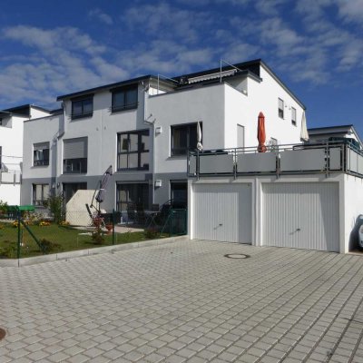 Schöne 3-ZKB mit Dachterrasse im 1.OG in Mering in einem 3-Familienhaus