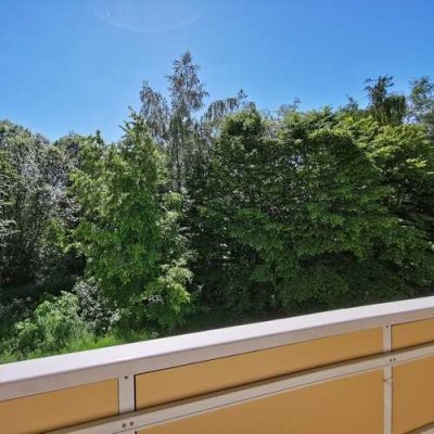 3 Zimmer mit Balkon Aufzug + naturnah