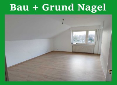 Dachgeschosswohnung mit Balkon und Garage in ruhiger Wohnsiedlung