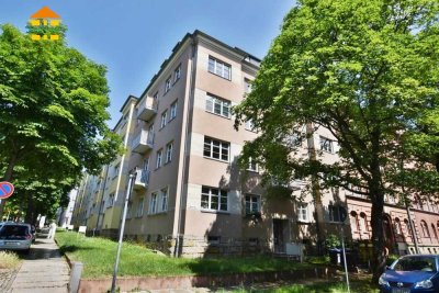 *** Geräumige 2-Raum-Wohnung im 2. OG mit groooßer Küche UND Balkon! ***