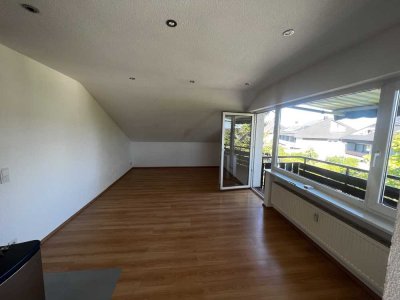 Renovierte 3-Zimmer-Wohnung mit Balkon und EBK in Böblingen