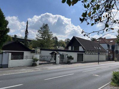 1-2 Familienhaus,Hallenbad mit großem Fitnessbereich, Terrasse, Preis: VB 775,00 €