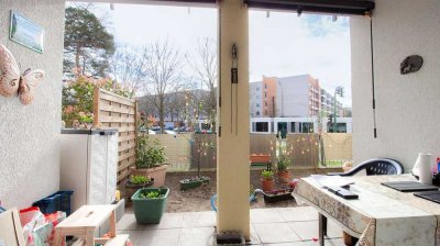 Sonnenliebhaber aufgepasst – barrierefreie Wohnung mit 2 Terrassen, großem Garten & TG Stellplatz