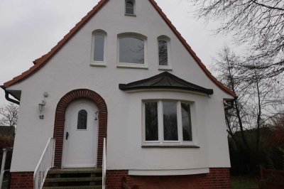 Charmantes 4 Zimmer Einfamilienhaus mit Vollkeller und Carport