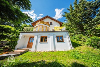 Einzigartiges Einfamilienhaus in wunderschöner Hanglage