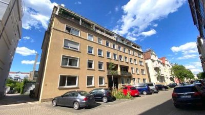 ***Toplage KA-Südweststadt,  schöner Altbau, 13 Fam. Haus, 1 Whg. mit 187qm bezugsfrei***