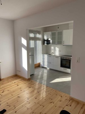 Geräumige 4-Zimmer-Wohnung mit Einbauküche und Balkon in Peterswerder