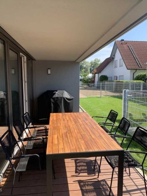 Hochwertige und stilvolle Wohnung mit Garten und Terrasse - Möbliert