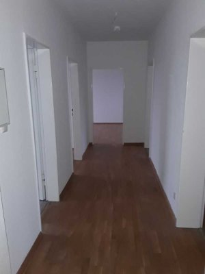 Renovierte 4-Zimmer-Wohnung