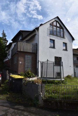 Einfamilienhaus mit zwei riesigen Wohneinheiten, Unterkellerung und sofort bezugsfähig