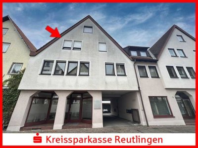 Großzügige Dachgeschosswohnung mit Pkw-Abstellplatz