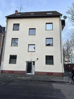 frisch renovierte 4-Zimmer-Hochparterre-Wohnung mit Terrasse in Köln Bayenthal