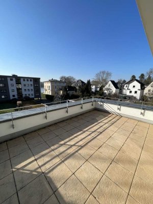 Blick auf Rhein und Siebengebirgen vor den Toren Bonn´s. Exklusiv ausgestattete DHH mit 2 TG-Plätzen