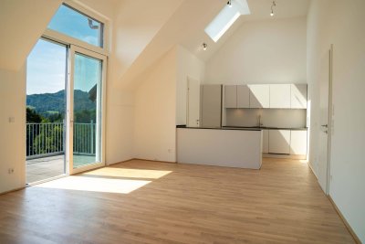 Dachgeschosswohnung mit Einbauküche 84M2