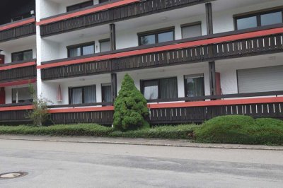 2 Zimmerwohnung Zentral gelegen, als FeWo oder Erstwohnsitz, Balkon, Keller und PKW Außen Stellplatz