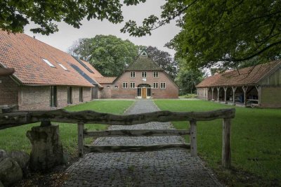 Schöne, geräumige zwei 1/2 Zimmer Wohnung im Ammerland (Kreis), Westerstede