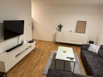 Geschmackvolle, modernisierte 2-Zimmer-Wohnung mit Balkon und Einbauküche in Marburg