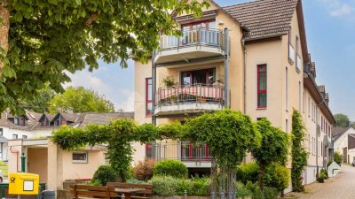 Viel Raum zum Wohlfühlen: Drei-Zimmer-Wohnung mit Balkon, Einbauküche, Stellplatz und Keller