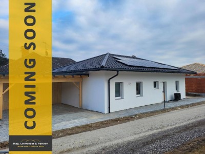 COMING SOON! Exquisiter Neubau Bungalow Erstbezug mit Photovoltaikanlage &amp; Doppelcarport - Mühlweg / Ampflwang am Hausruck