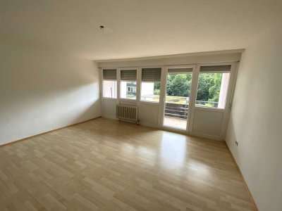 Helles, schön saniertes 1-Zimmer-Apartment mit Balkon und Küchenzeile in Waldbronn