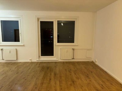 Erste eigene Wohnung mit Aufzug und Balkon!