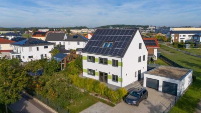 Neuwertiges und energieeffizientes Zweifamilienhaus mit großem Garten in Nittenau!